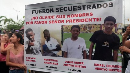 Ecuador ofrece indulto preventivo a policías y militares en guerra contra el crimen