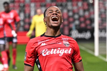 Ligue 2 : Guingamp reprend sa marche en avant en dominant Clermont