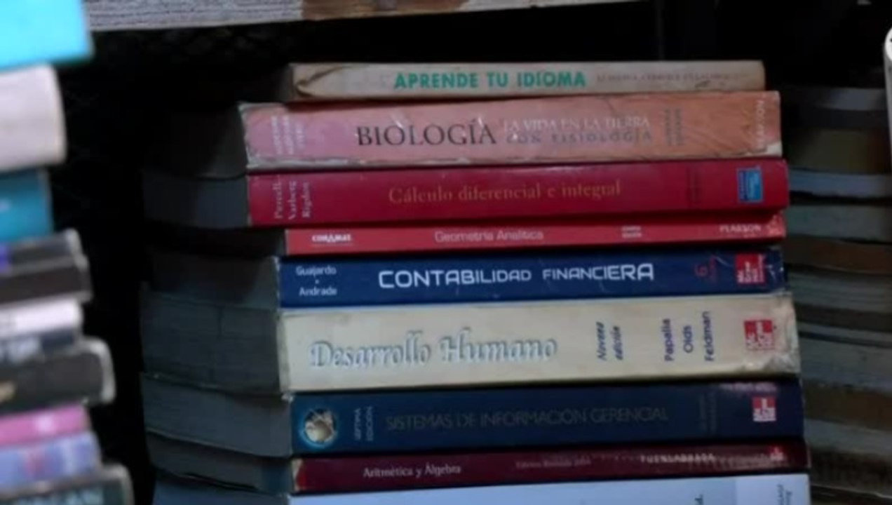 Vendedores de libros en Salsipuedes esperan que aumenten las ventas con el inicio de clases