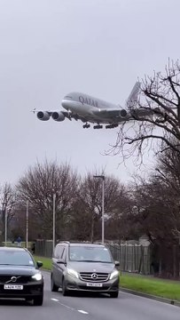 Unbelievable Landing Of The Airbus A380 Qatar Airways