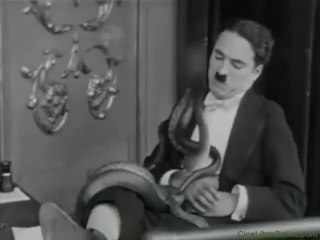 Chaplin - Charlot en el teatro - A Night in the Show - 1915