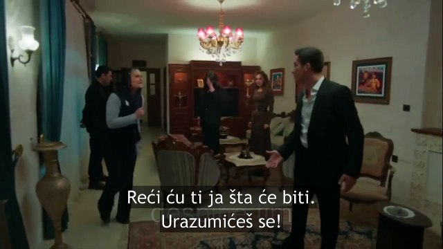 Daleki grad - 16. epizoda / Ona ne zna da se nalazi usred minskog polja