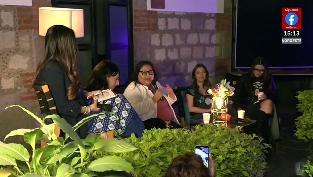 Especialistas discuten avances y retos del feminismo en el foro '¿México feminista, con A?'