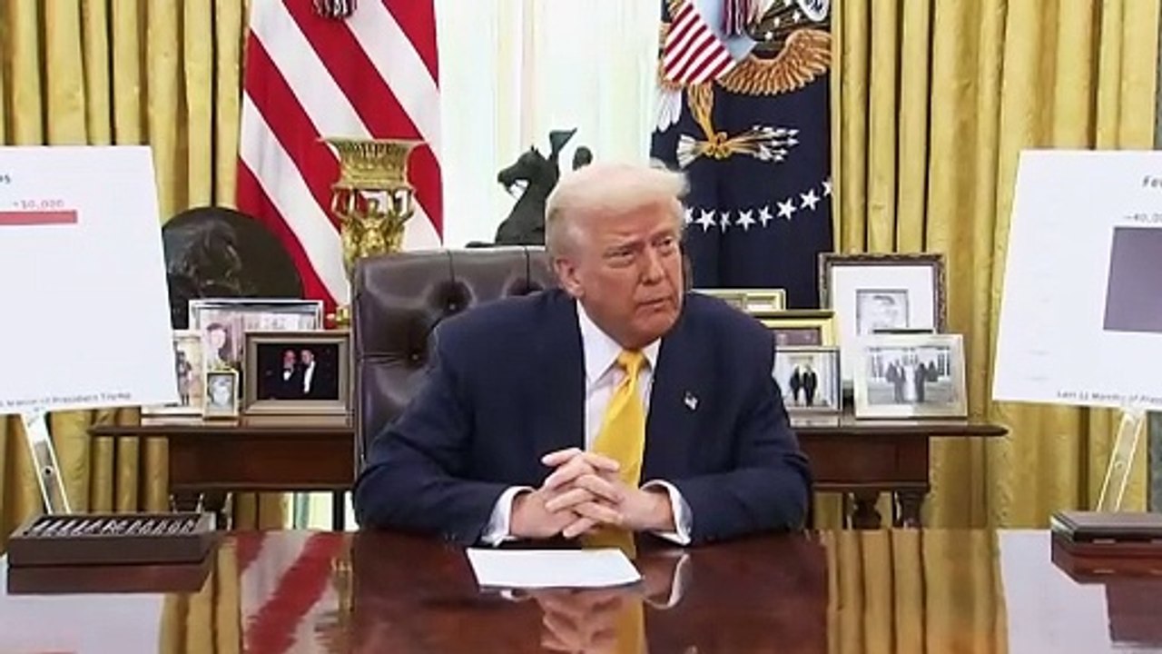 México estima que 90% de comercio con EEUU evitará aranceles, Trump amenaza a canadienses