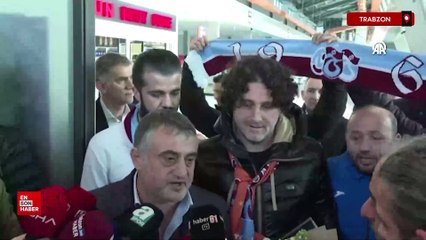Trabzonspor taraftarı, Fatih Tekke'yi sevgi gösterileriyle karşıladı