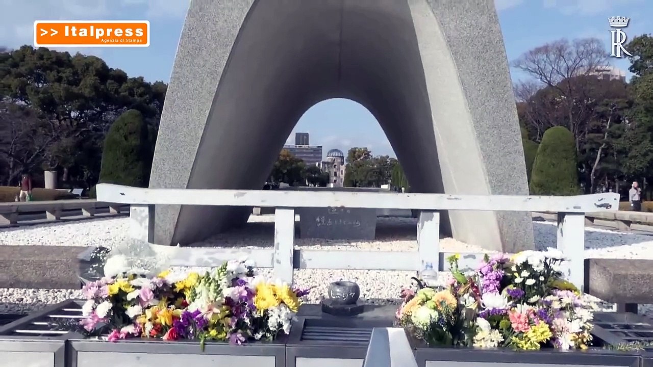 Mattarella depone corona al memoriale della pace di Hiroshima