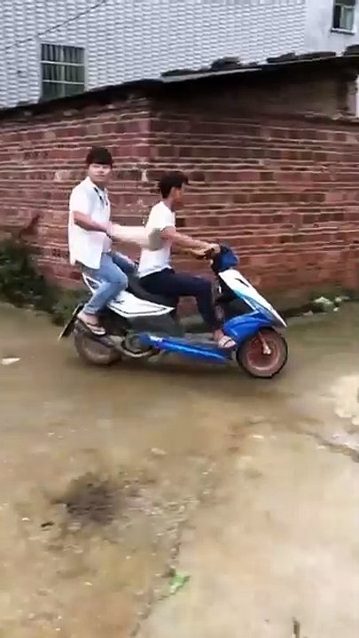 Kwai Funny. video TikTok 😄😄😄😄