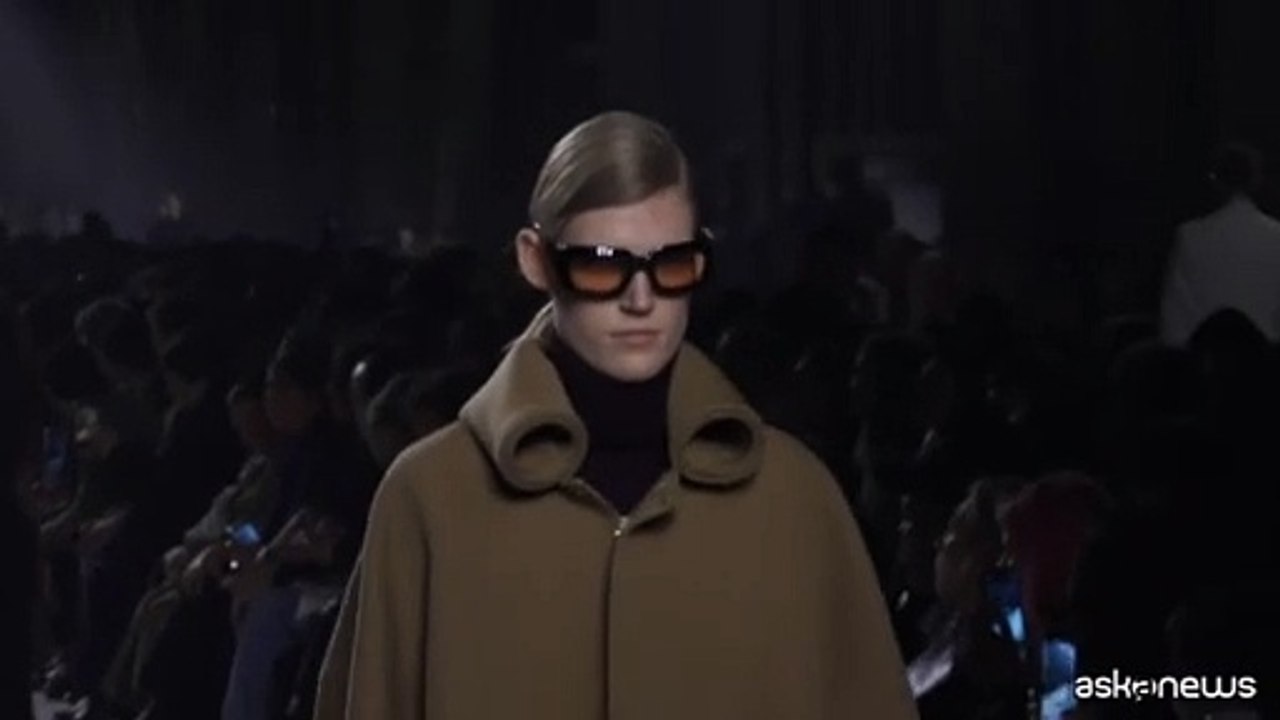 Paris Fashion Week: sensualit? e classicismo da Victoria Beckham