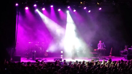 Lola Young: What is it about me (live 17.02.2025, Berlin, Huxleys neue Welt)