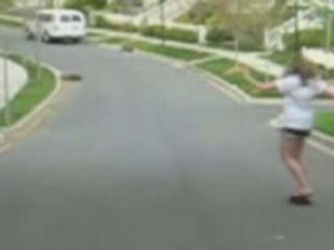 LesCretins.com - Fille + Skate = Chute