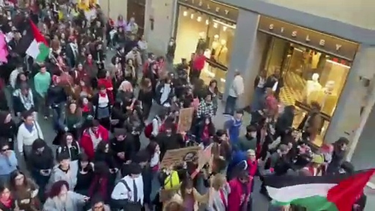 Pisa, un fiume in citt? per il corteo dello sciopero globale transfemminista