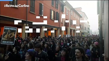 8 marzo, la manifestazione a Bologna: il video