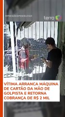 Homem arranca máquina cartão da mão de golpista e retorna cobrança de R$ 2 mil #shorts