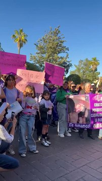 8M en Durango arremeten contra Coppel y le prenden fuego en marcha feminista
