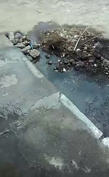 Moradora reclama de galeria estourada há quase um mês no bairro Sete Casas, em Patos