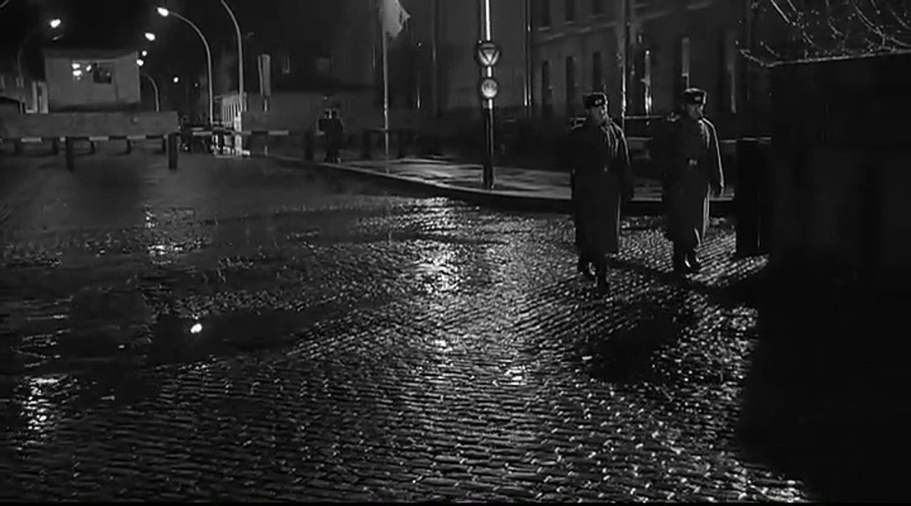 the spy who came in from the cold / 1965 spy thriller richard burton