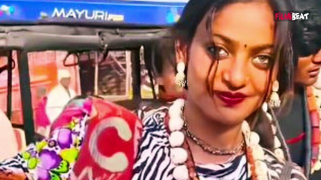 Viral Girl Monalisa के नए Dance video ने हिलाया Social Media, Fans हुए Impress! | FilmiBeat