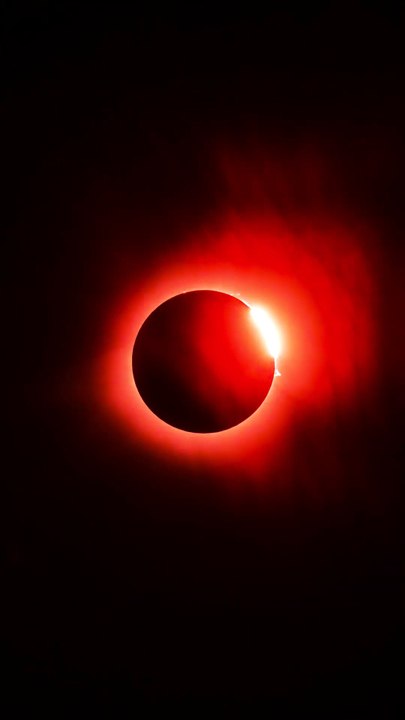 A total solar eclipse 😦 with solar flares
