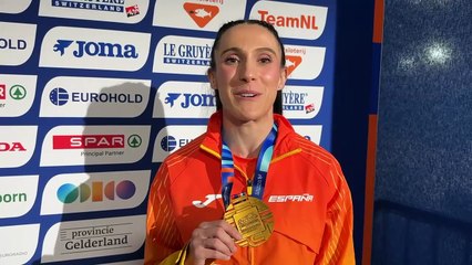 Paula Sevilla, con su medalla de bronce.