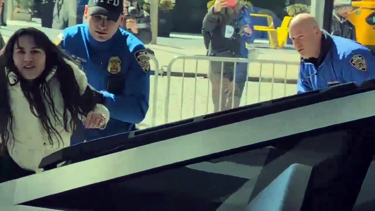 Tesla’ya baskın! New York’ta kaos, silah sesleri peş peşe duyuldu