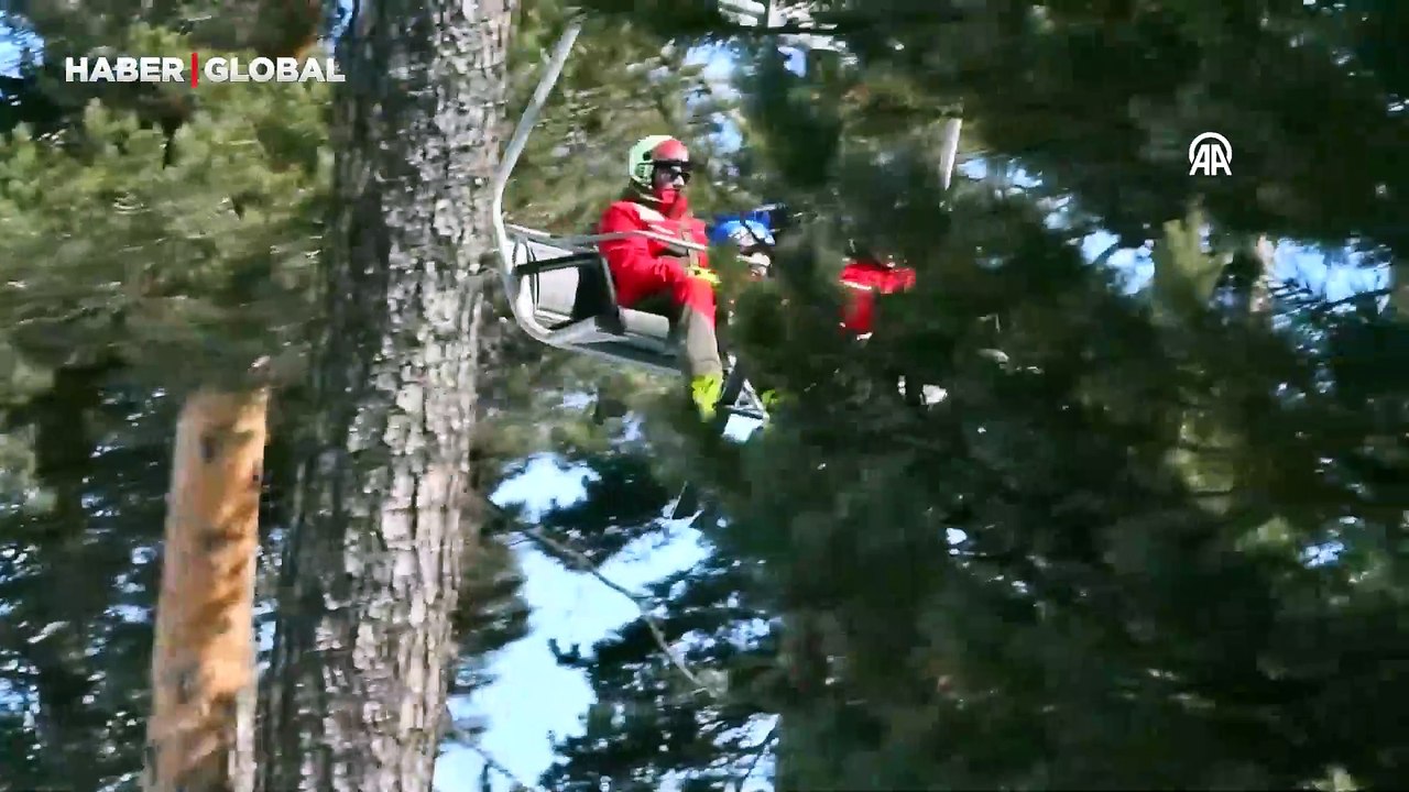 Sarıkamış Kayak Merkezi, hafta sonu kayakseverlerle doldu