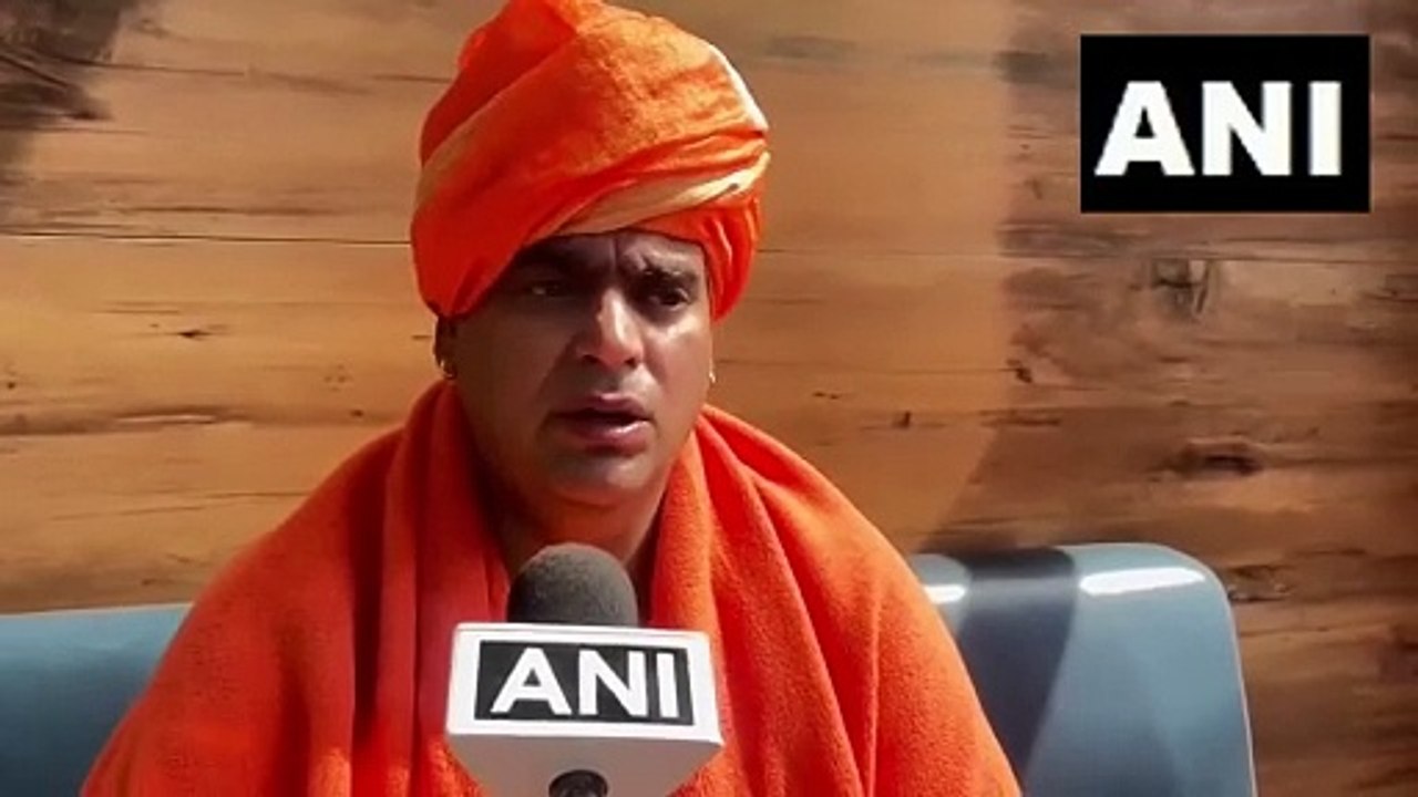 Hindu Mahasabha chief condemns US temple vandalism, demands safety of Hindus