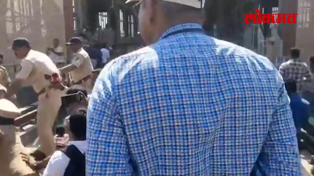 शरद पवार गटाच्या कार्यकर्त्याची दादागिरी, पोलिसांवर फेकलं पेट्रोल...