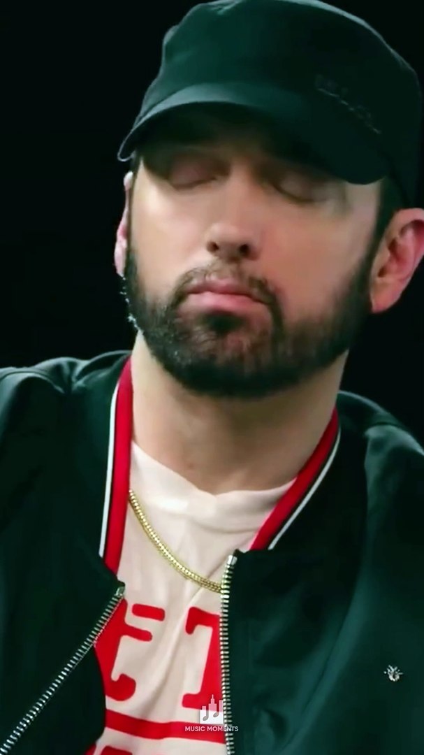 ⁣Why Eminem Dissed MGK 🤯🔥 #eminem #shorts