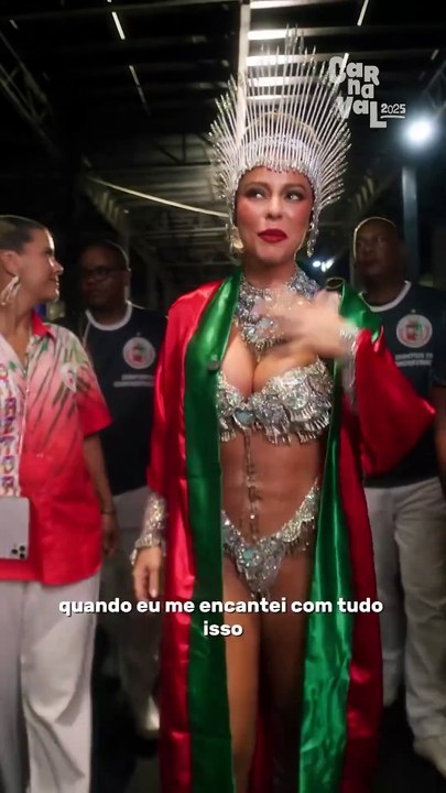 Paolla Oliveira se emociona no último desfile como rainha de bateria #shorts