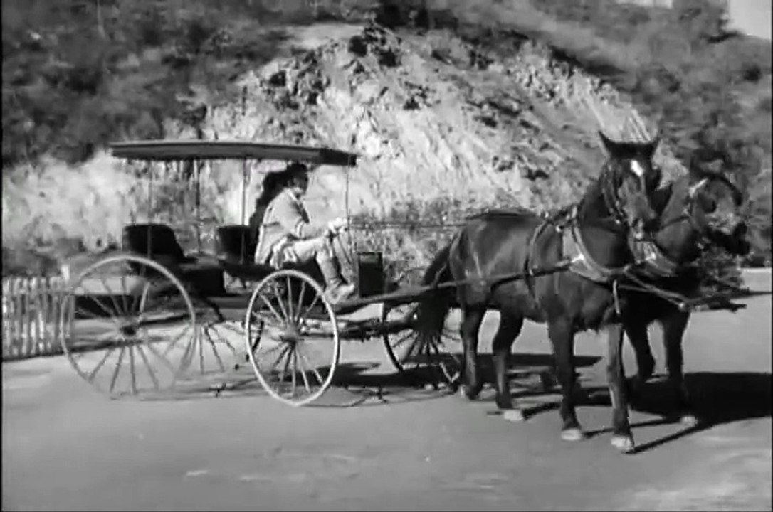 Frontier Circus E16 - Stopover In Paradise