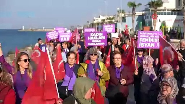 Güzelbahçe’de kadın hakları için tersine yürüyüş düzenlendi
