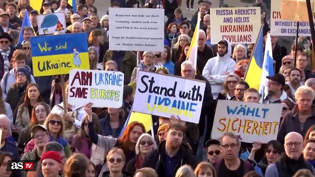 Ukrainer fordern entschlossene EU-Maßnahmen bei pro-ukrainischem Protest am Brandenburger Tor in Berlin