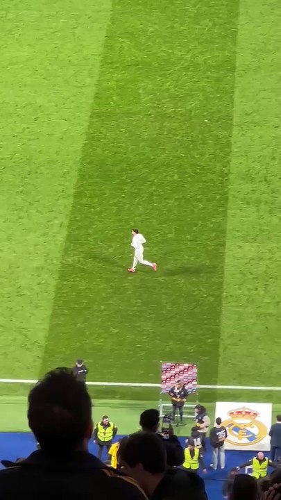 El bonito detalle de Valverde con un aficionado tras el Real Madrid - Rayo Vallecano