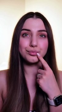 Tinted & Hydrating💫 | Glossy Lip Serum