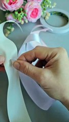 DIY Ribbon Bow Tutorial via: @madebydianasahafe