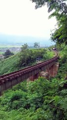 KAI Kereta Api Lokal di bukit kerikil