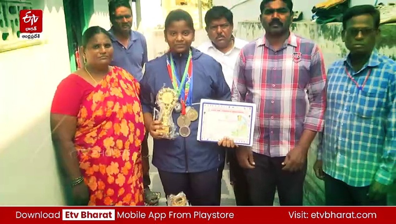 ఆరో తరగతిలోనే ఆటల్లోకి- పవర్‌ లిఫ్టింగ్‌