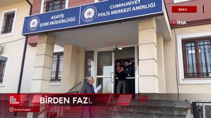 Sakarya'da komşusunu öldüren çocuk babasıyla adliyede