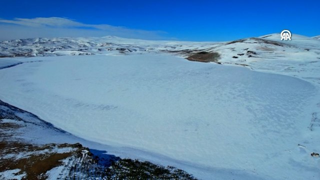 2 bin 300 rakımdaki Aygır Gölü manzarasıyla büyüledi