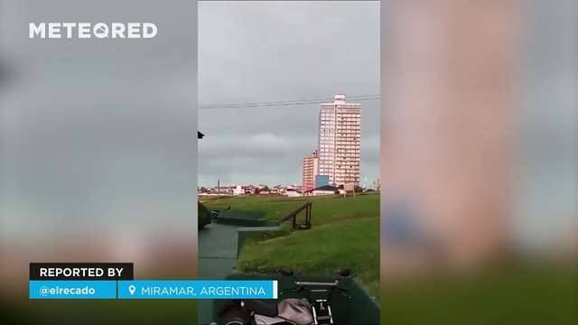 Lightning causes an explosion after striking a house in Miramar, Argentina! Several houses were damaged