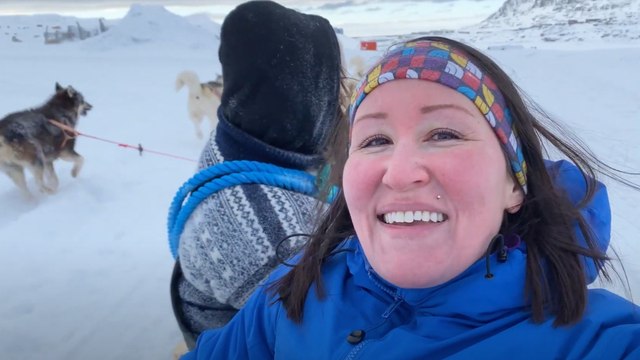 Elections au Groenland : qui est Qupanuk Olsen, l'influenceuse qui a rejoint les indépendantistes ?