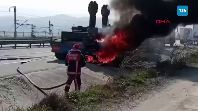 İş makinesi yüklü TIR’ın dorsesi alev alev yandı