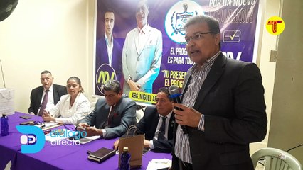 EL LÍDER DEL FRENTE DE MIGRANTES UN NUEVO ECUADOR ENTREGÓ UN RECONOCIMIENTO AL AB. MIGUEL ARANGUNDI
