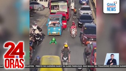 Vlogger na nag-ala snail o kuhol at gumapang sa kalsada, nakaabala sa daloy ng trapiko | 24 Oras