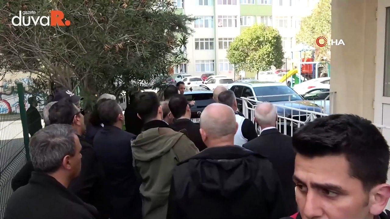 Çanakkale'de balkondan ateş açan şüpheli dairesine düzenlenen operasyonla öldürüldü