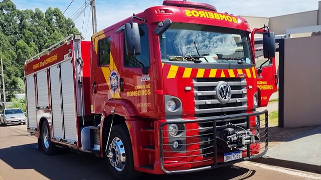 Gatinho fica preso em tubulação no Jardim Veredas e Bombeiros são acionados