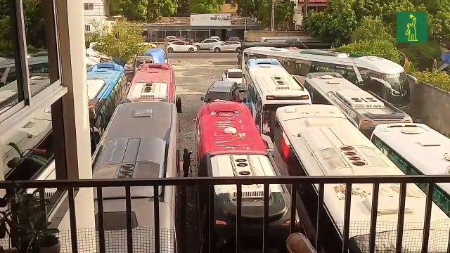 Residentes de Patio de Isabelita denuncian contaminación por monóxido de carbono de autobuses en terreno colindante