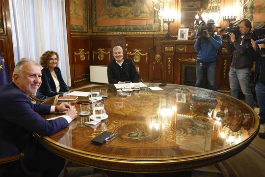 Canarias y el Gobierno central se dan otra semana para ajustar el reparto de menores migrantes