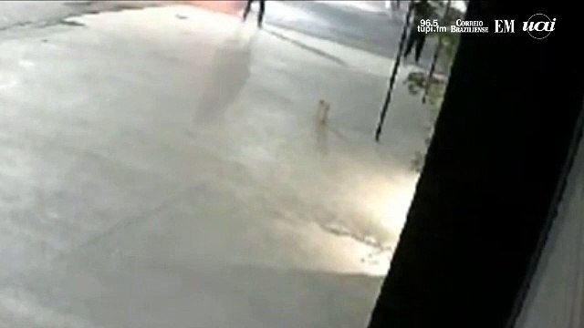 Mulheres colocam assaltante para correr em Patos de Minas