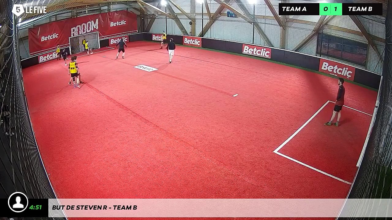 But de Steven R - Team B